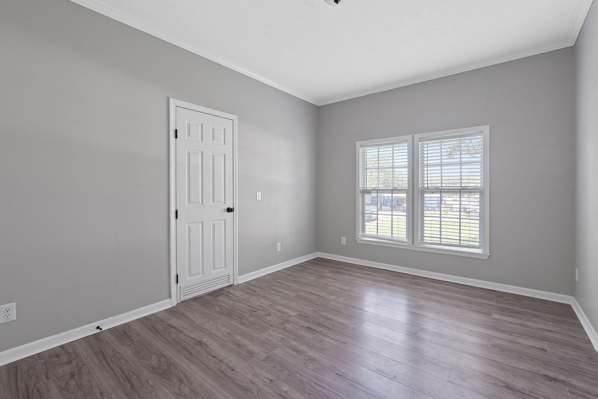 130 Leaning Oaks Cir, Seguin, TX 78155