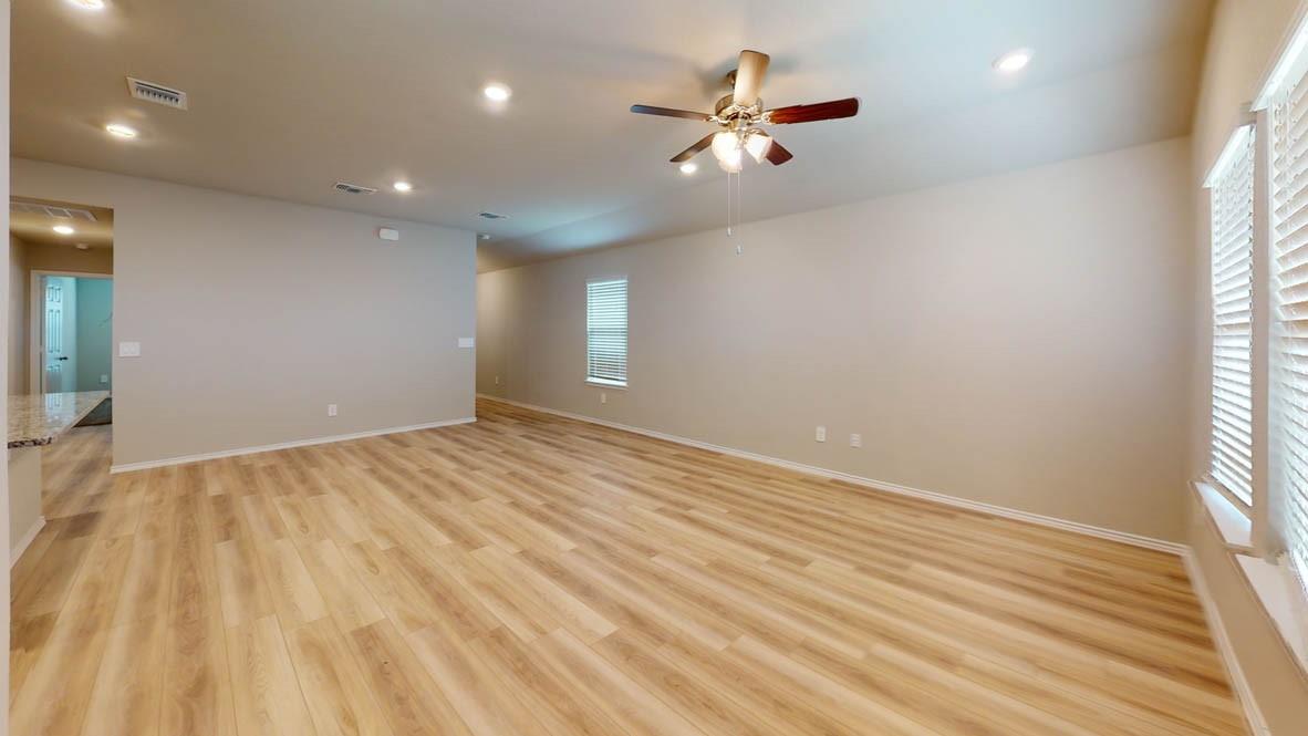 218 Rearden Rd, Jarrell, TX 76537