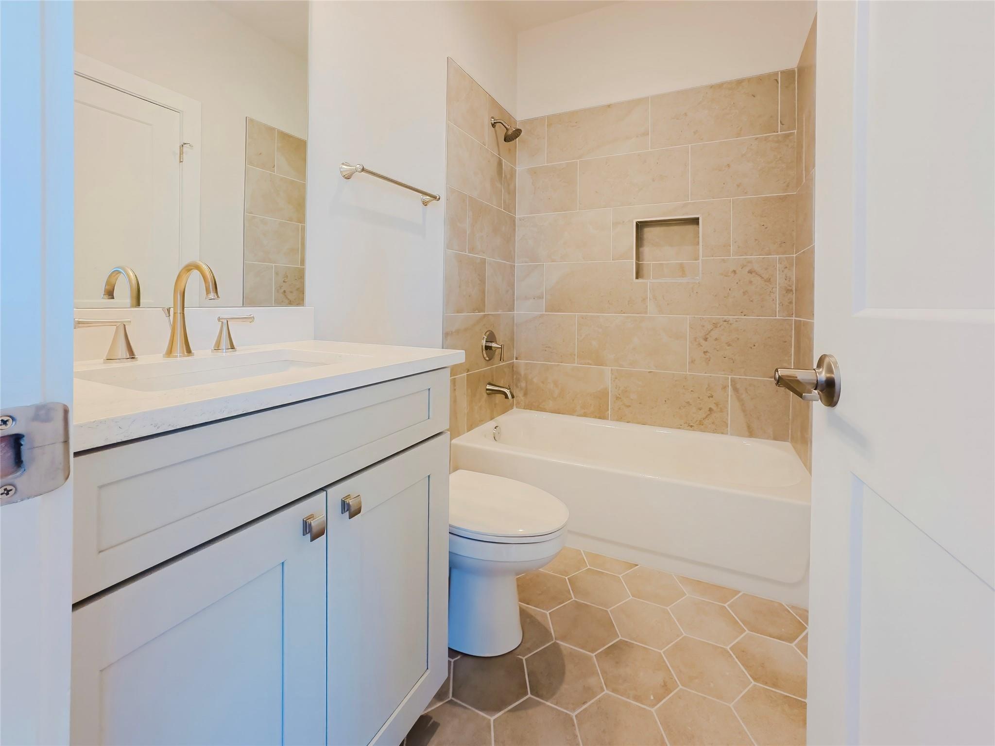 25829 Case Ln # 8, Spicewood, TX 78669