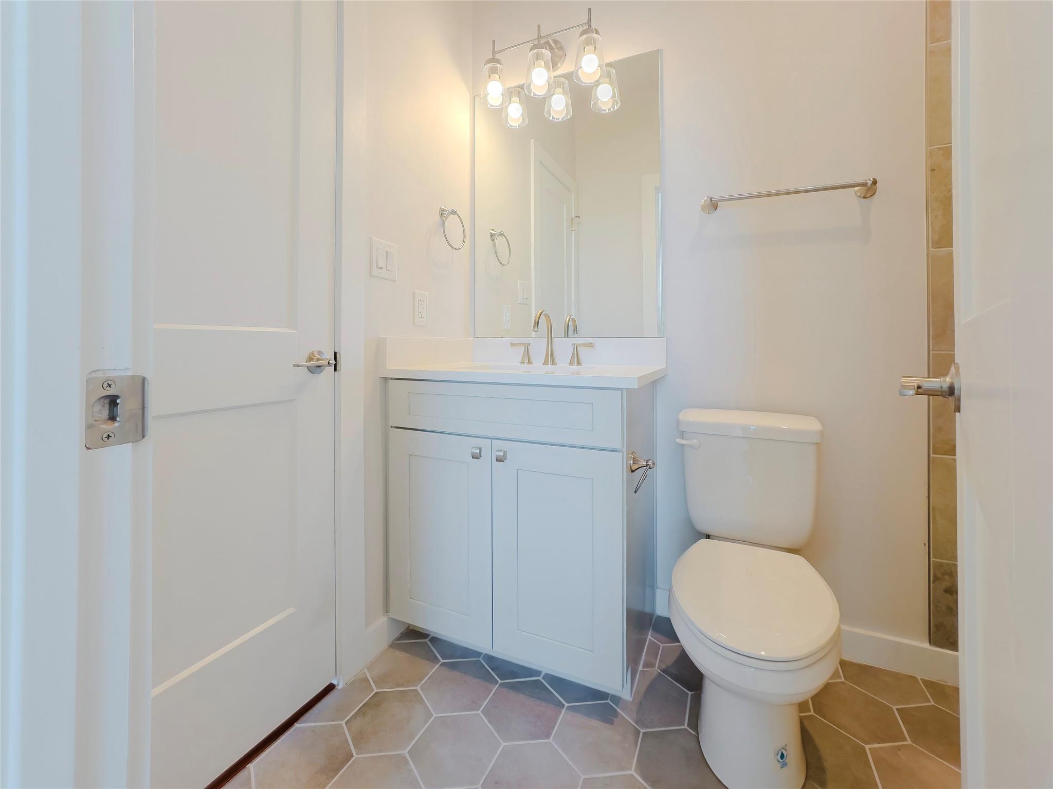25829 Case Ln # 8, Spicewood, TX 78669