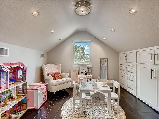 402 W 51st St # B, Austin, TX 78751