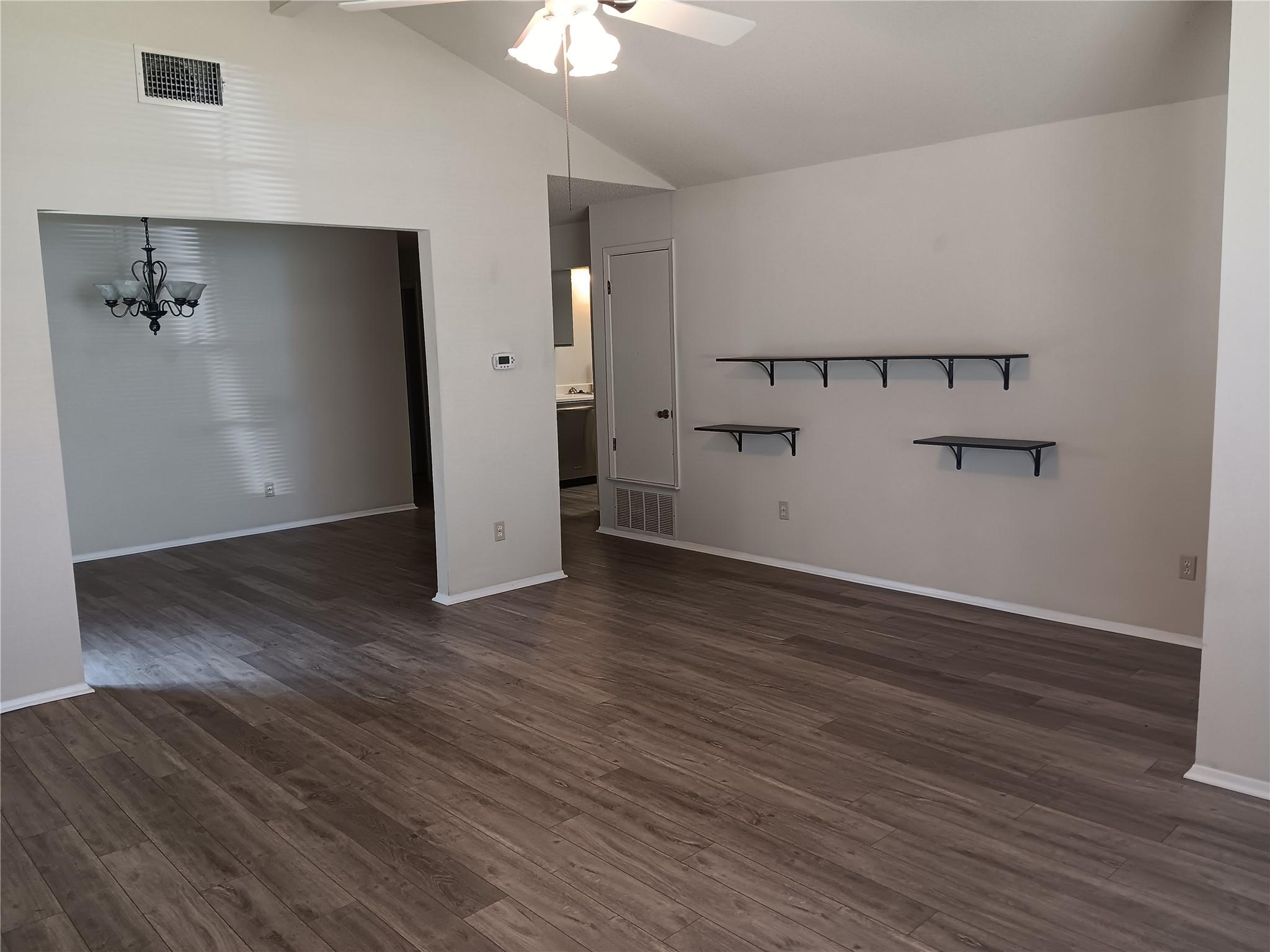 1760 Cricket Hollow Dr, Austin, TX 78758