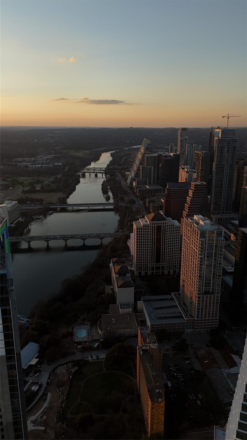 610 Davis St # 1811, Austin, TX 78701