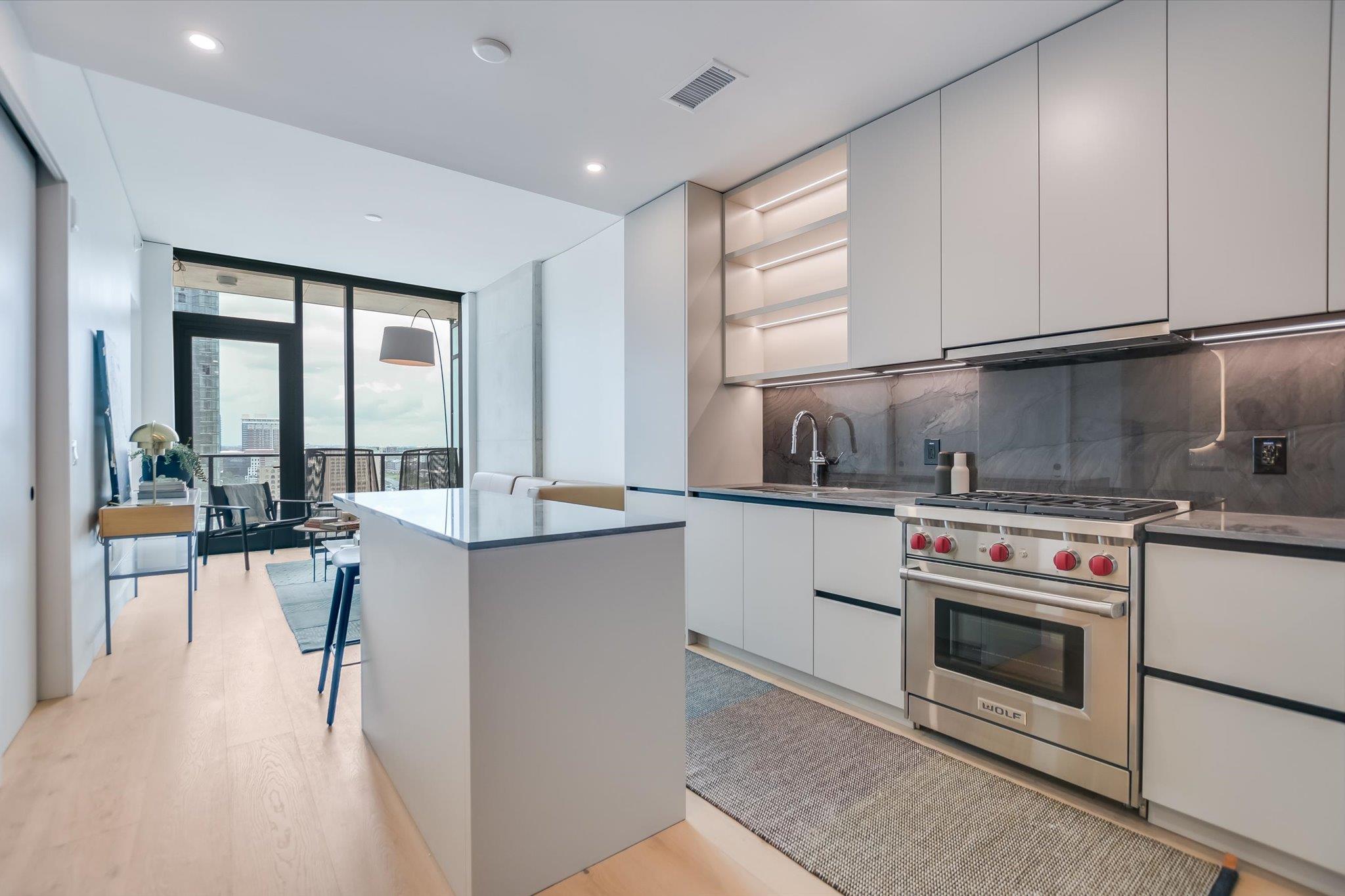 610 Davis St # 1811, Austin, TX 78701