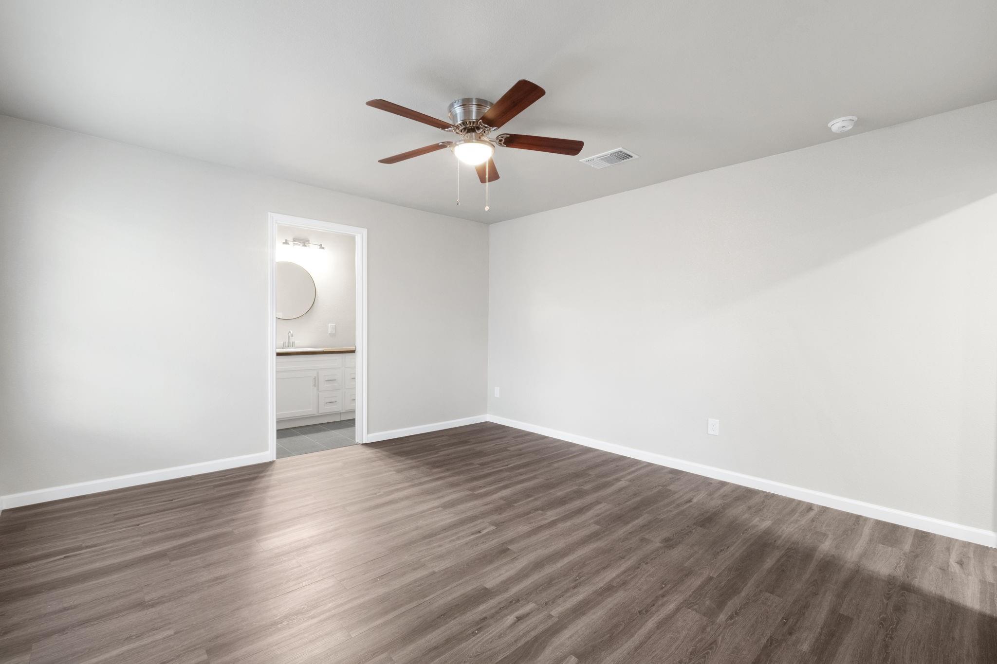 1211 W Avenue B, Lampasas, TX 76550