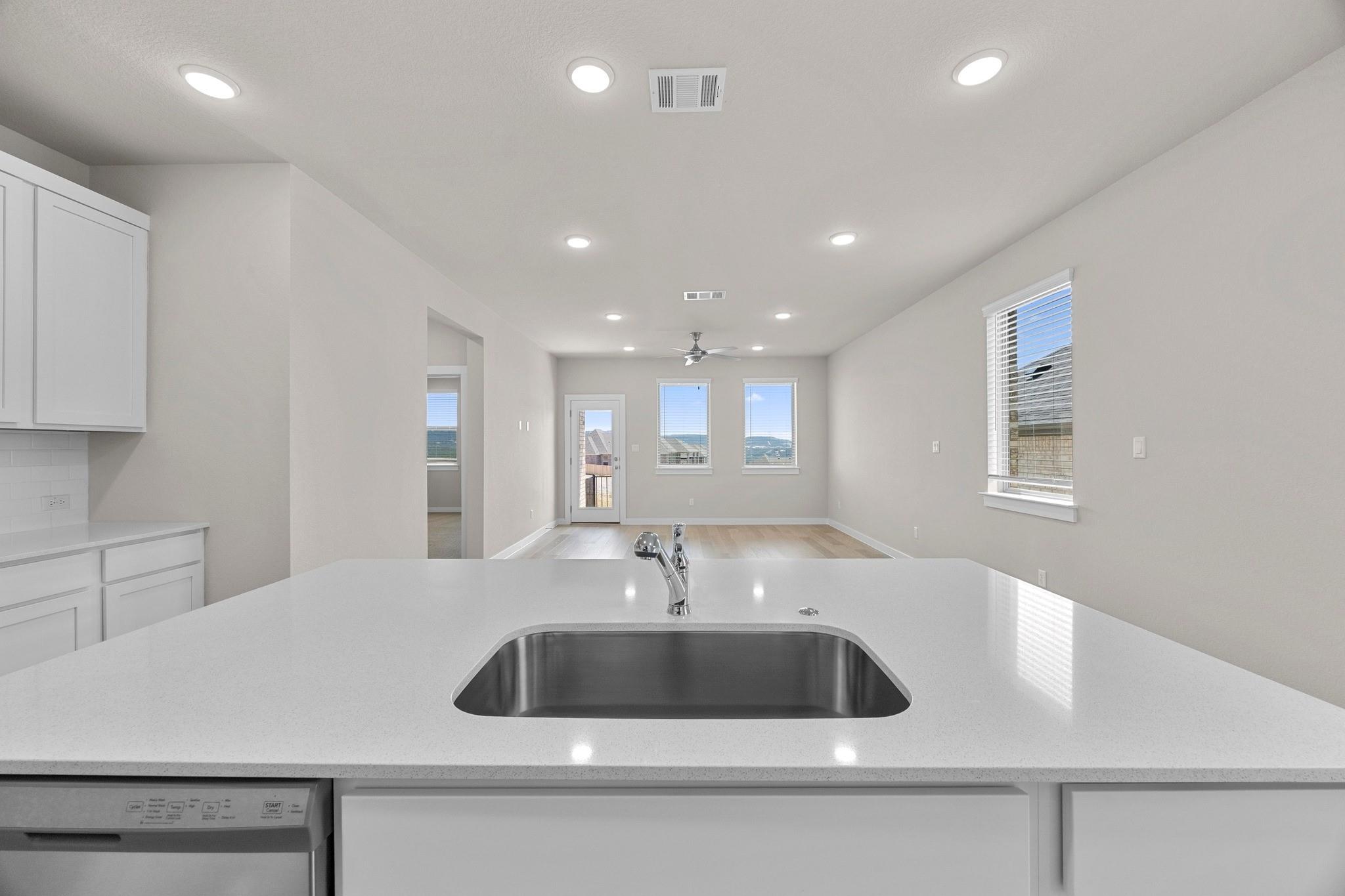 8013 Shining Flor Run, Lago Vista, TX 78645