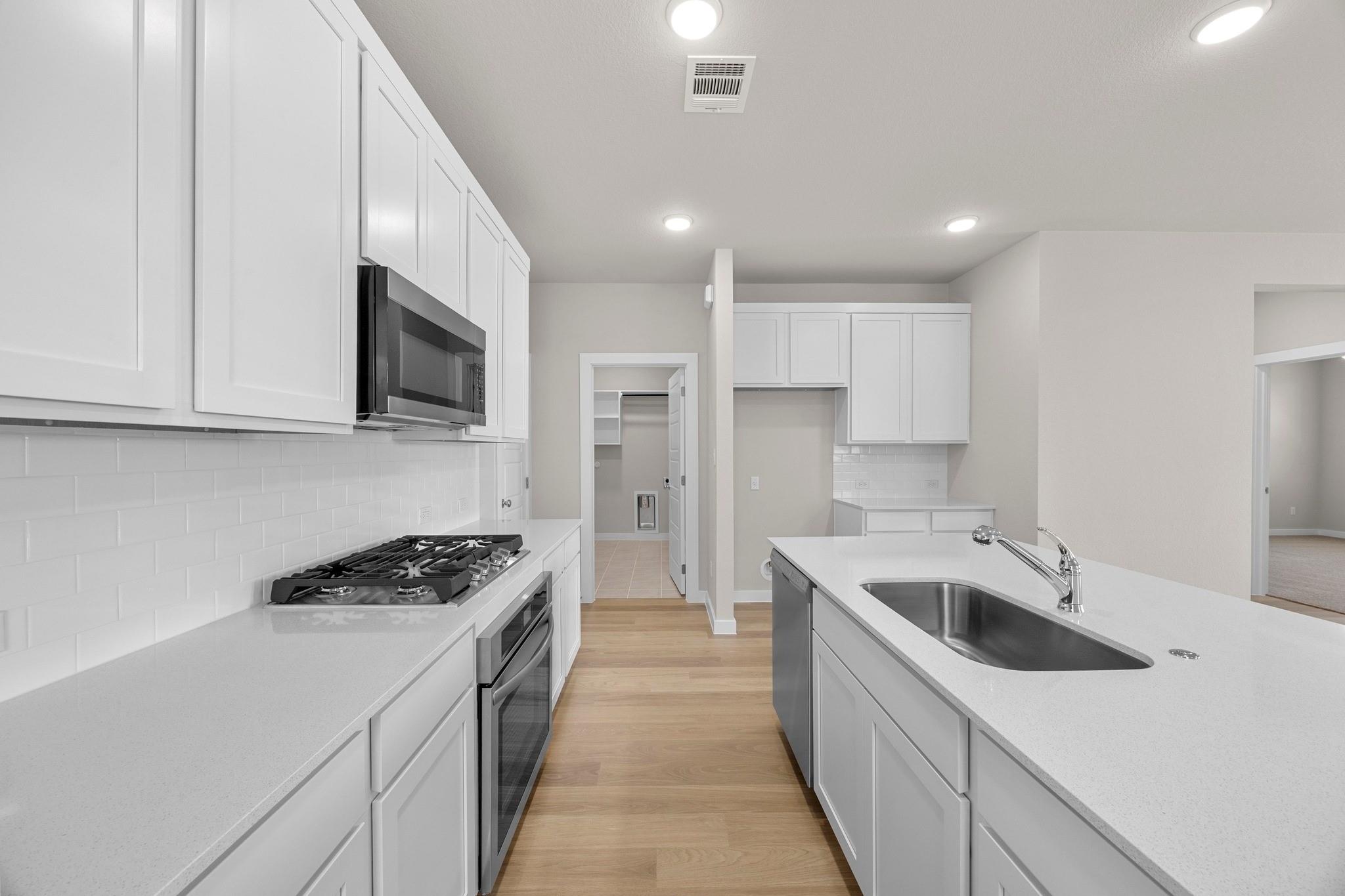 8013 Shining Flor Run, Lago Vista, TX 78645