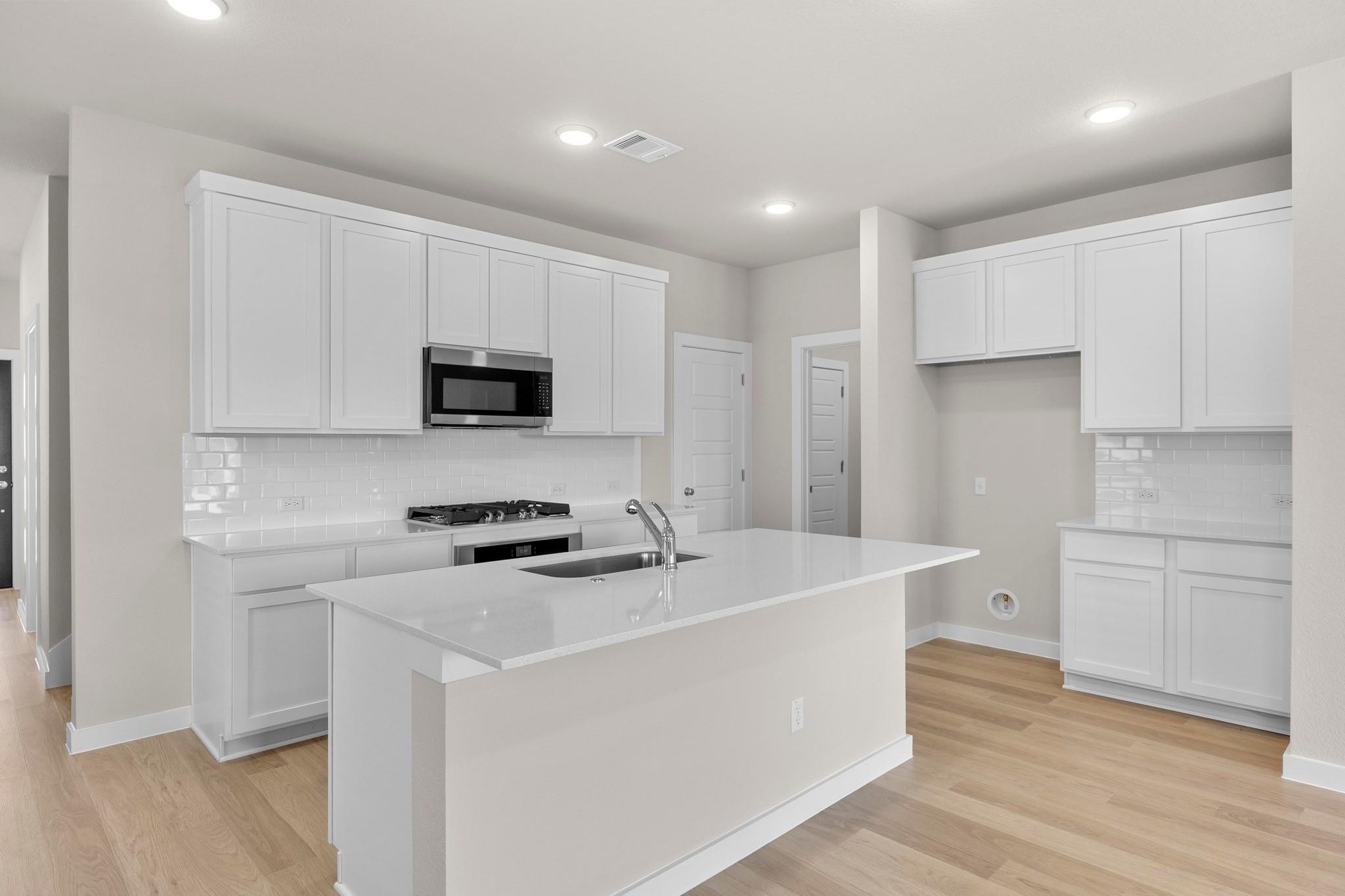 8013 Shining Flor Run, Lago Vista, TX 78645