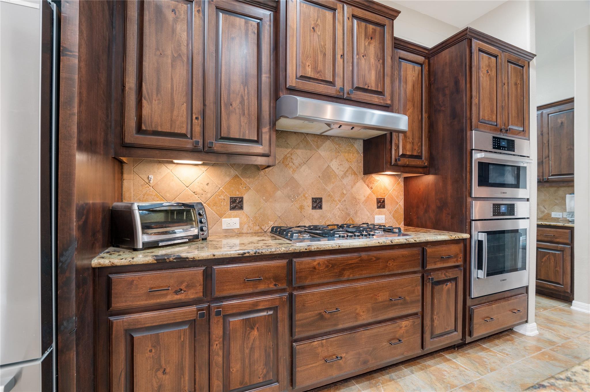 2420 Champions Corner Dr, Leander, TX 78641