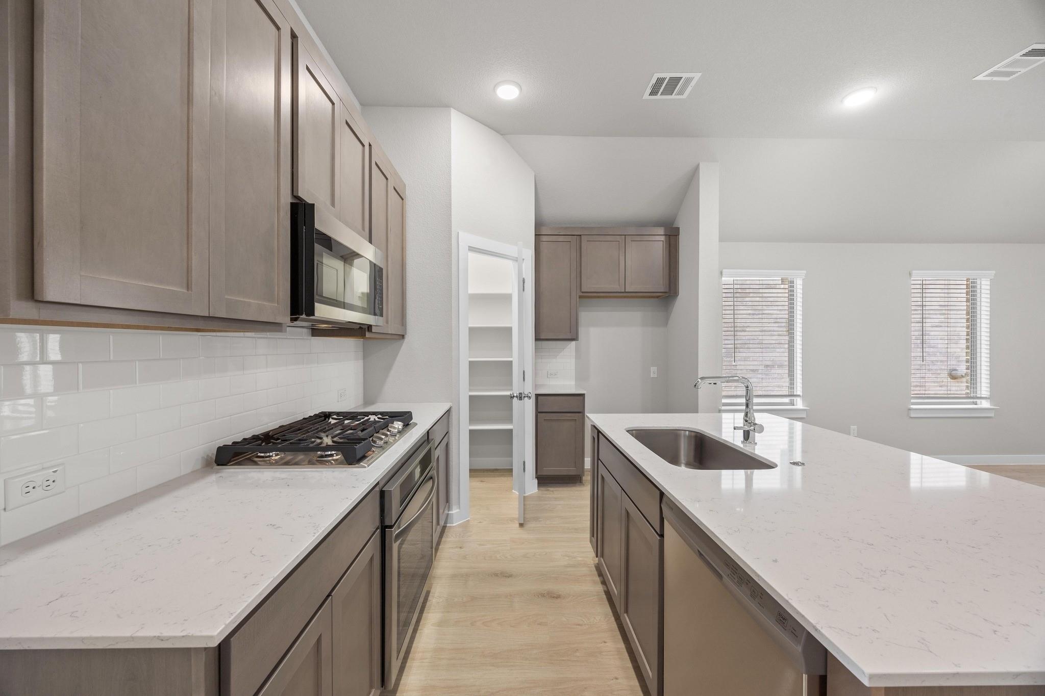 8017 Shining Flor Run, Lago Vista, TX 78645