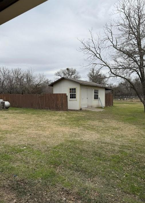 622 Longhollow Rd, Dale, TX 78616