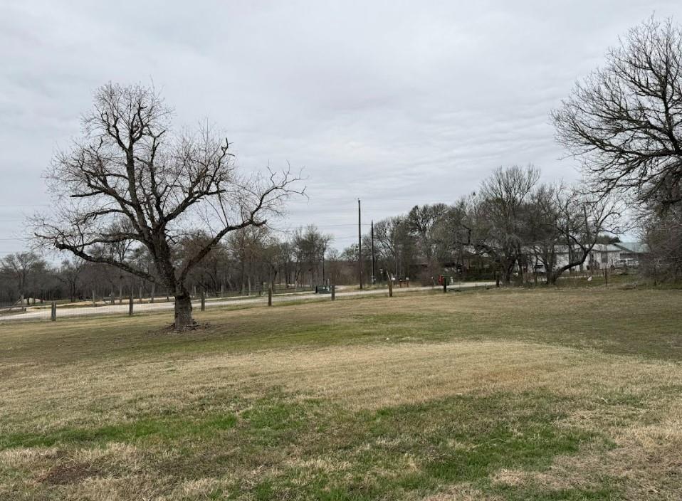 622 Longhollow Rd, Dale, TX 78616