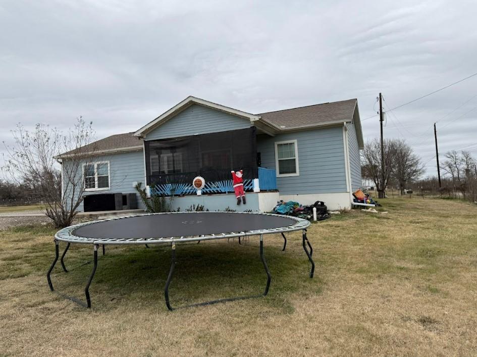 622 Longhollow Rd, Dale, TX 78616