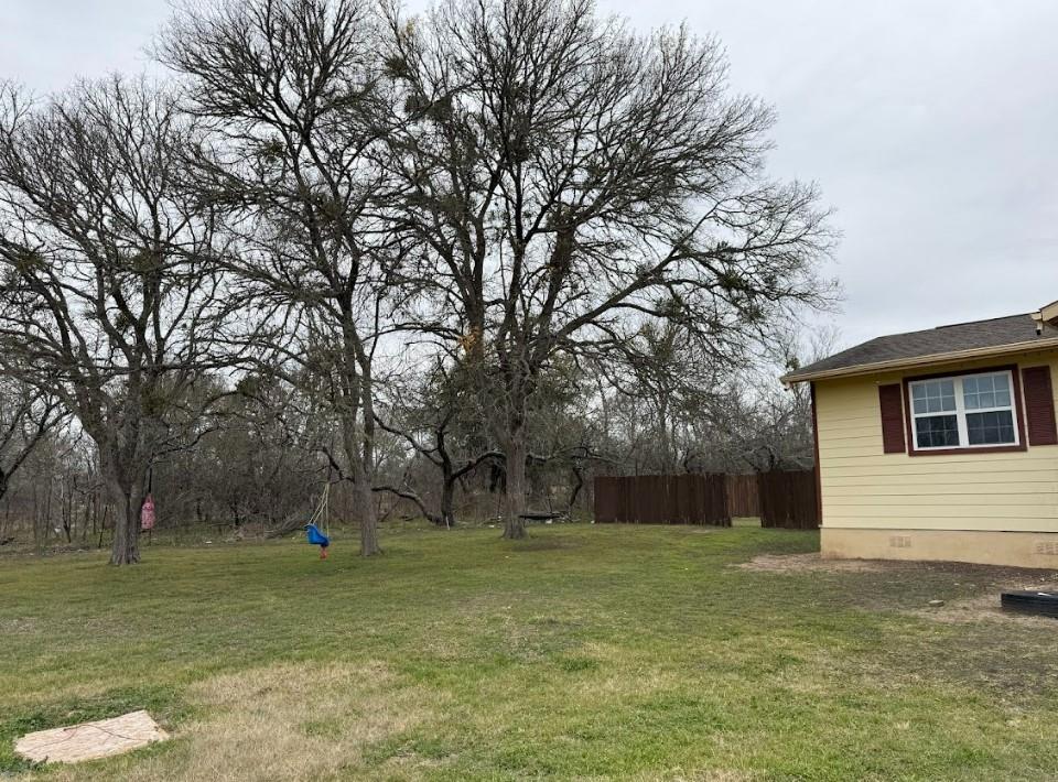 622 Longhollow Rd, Dale, TX 78616