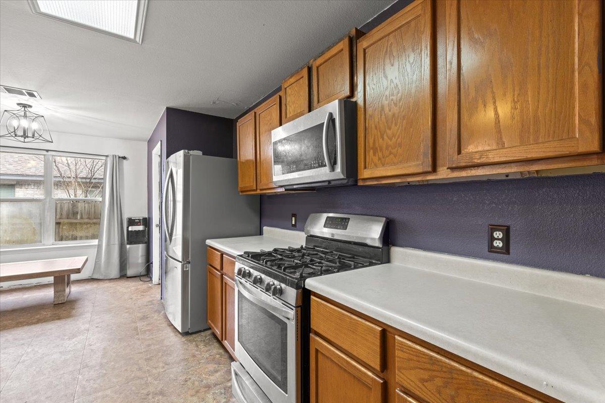 222 Katy B Ln, Bastrop, TX 78602