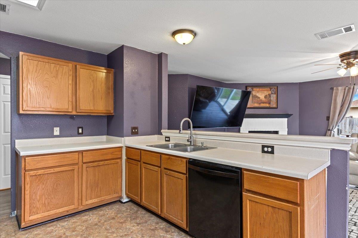 222 Katy B Ln, Bastrop, TX 78602
