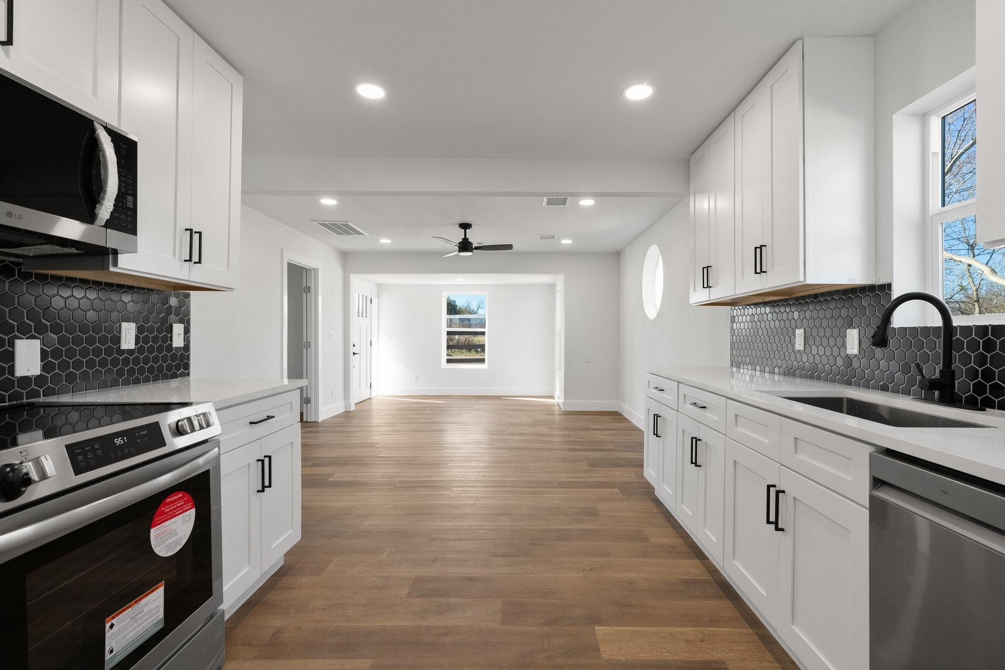 160 Natures Way, Elgin, TX 78621