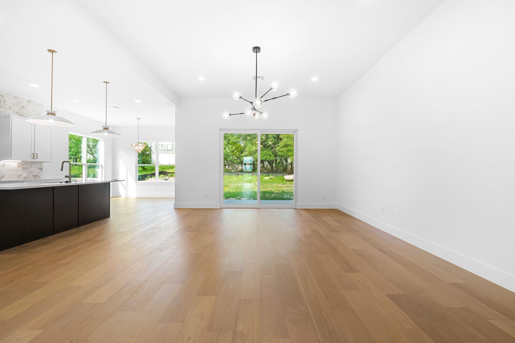 526 Coventry Rd, Spicewood, TX 78669