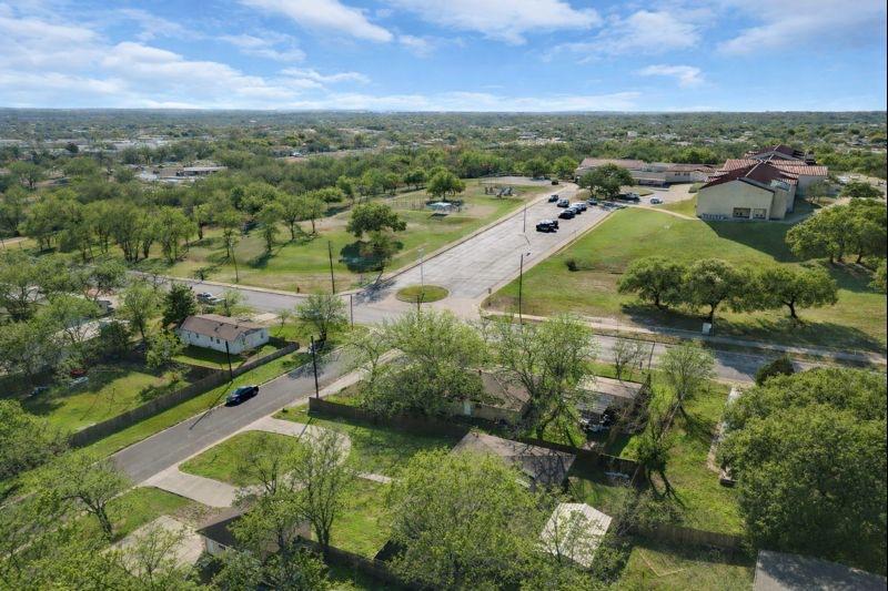 801 1/2 E Avenue C, Lampasas, TX 76550