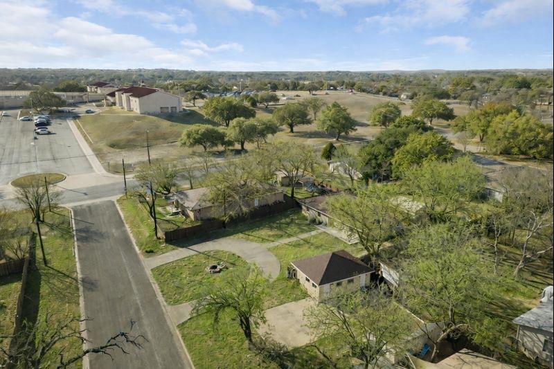 801 1/2 E Avenue C, Lampasas, TX 76550