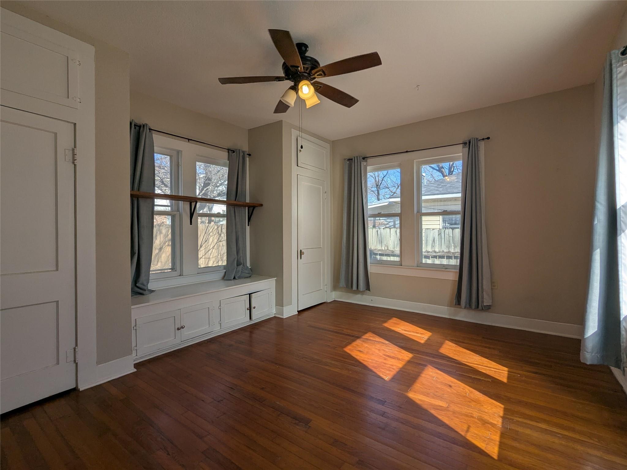 207 W 5th St, Lampasas, TX 76550