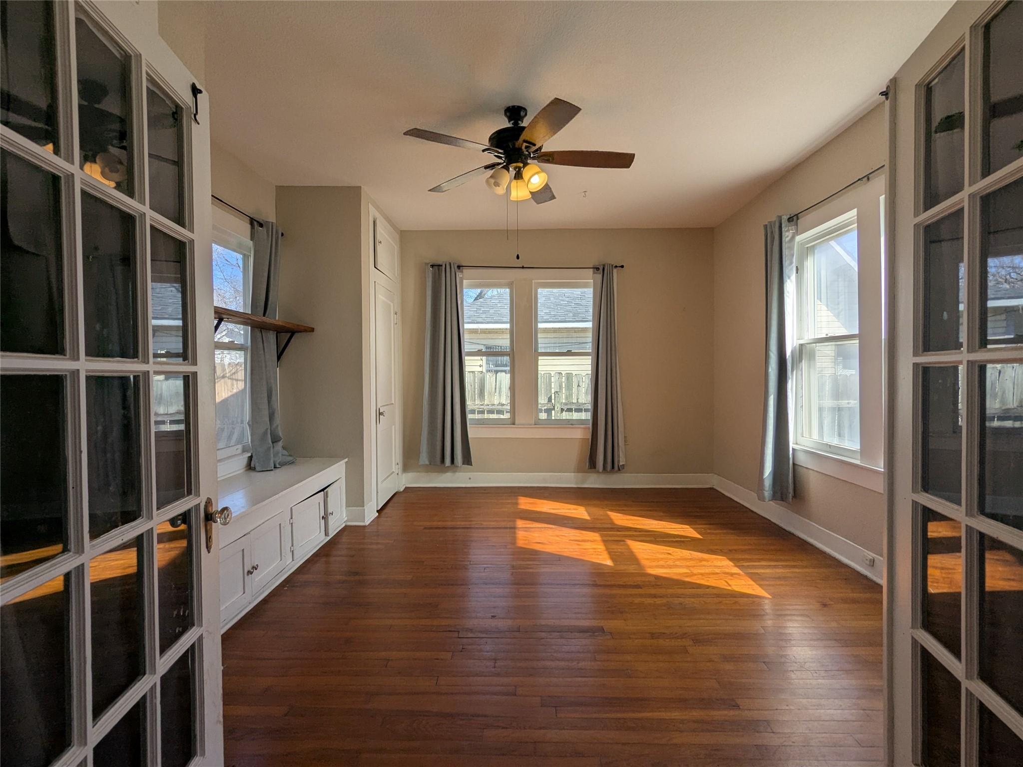 207 W 5th St, Lampasas, TX 76550