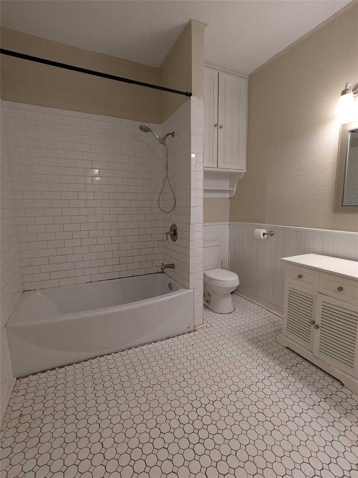 207 W 5th St, Lampasas, TX 76550