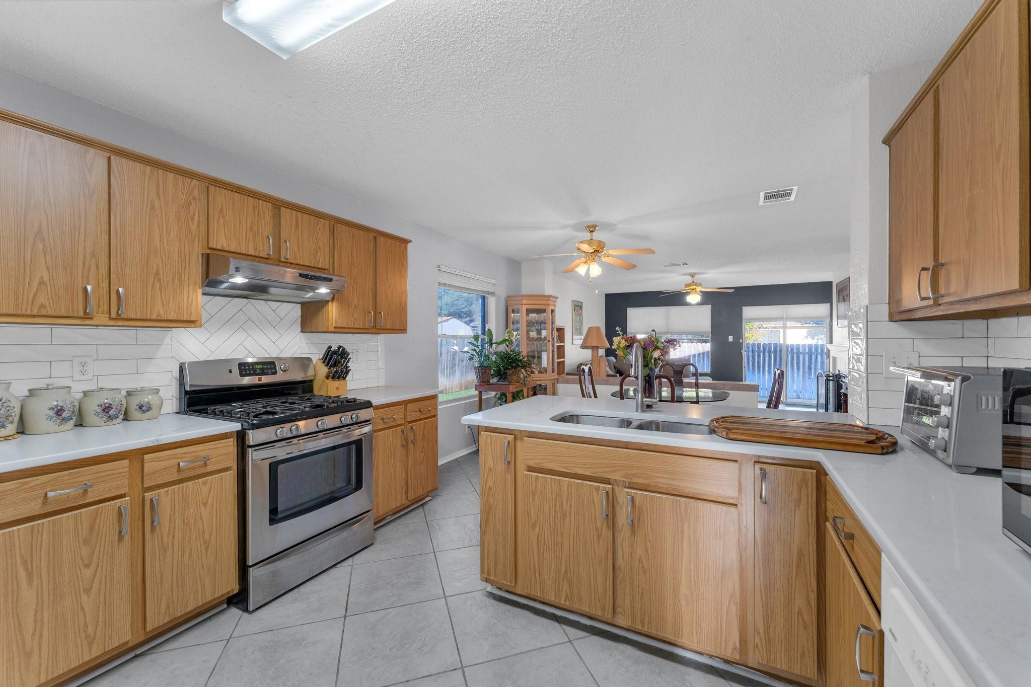 302 Debora Dr, Georgetown, TX 78628