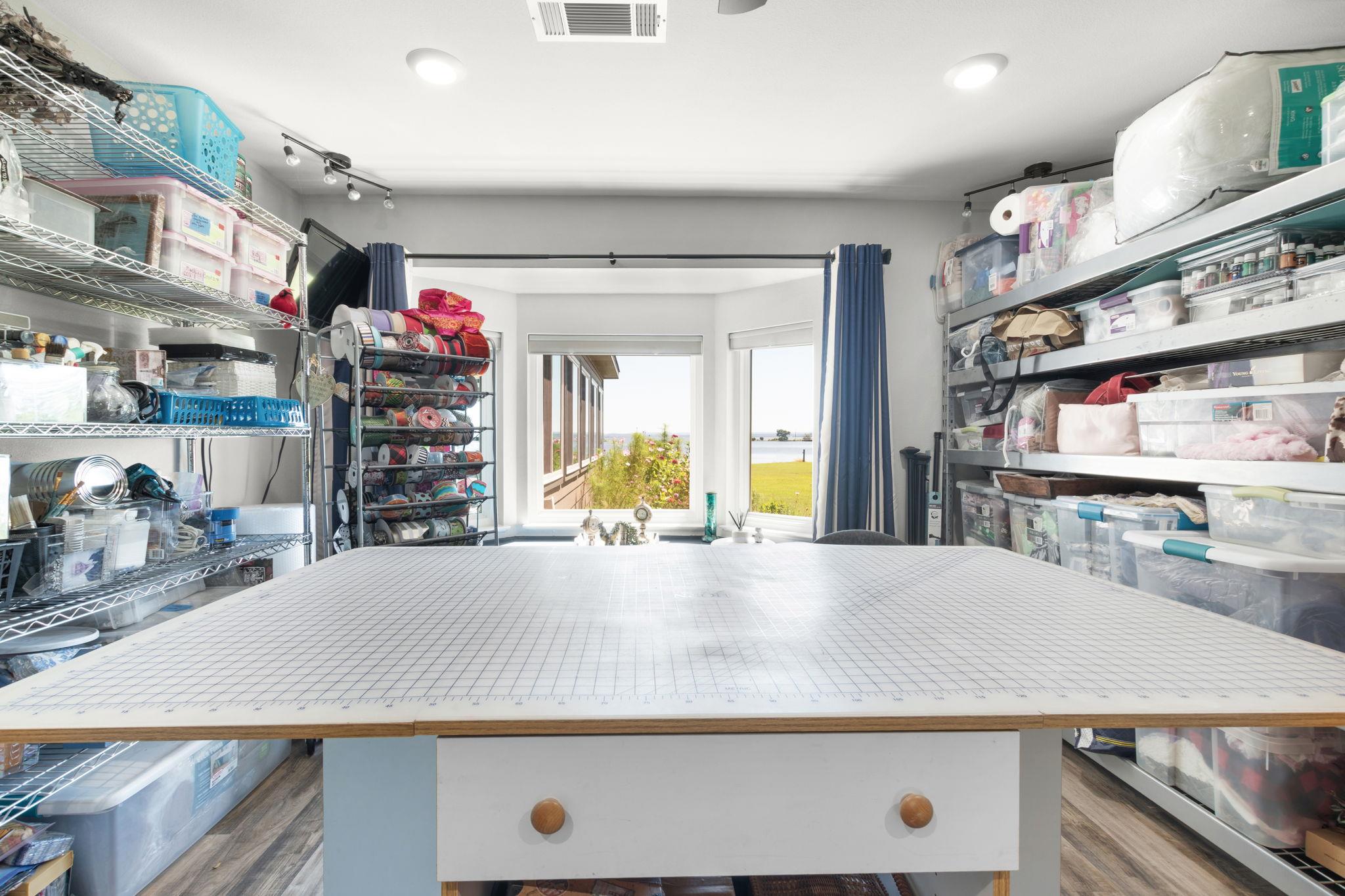 208 Iris Ln, Buchanan Dam, TX 78609