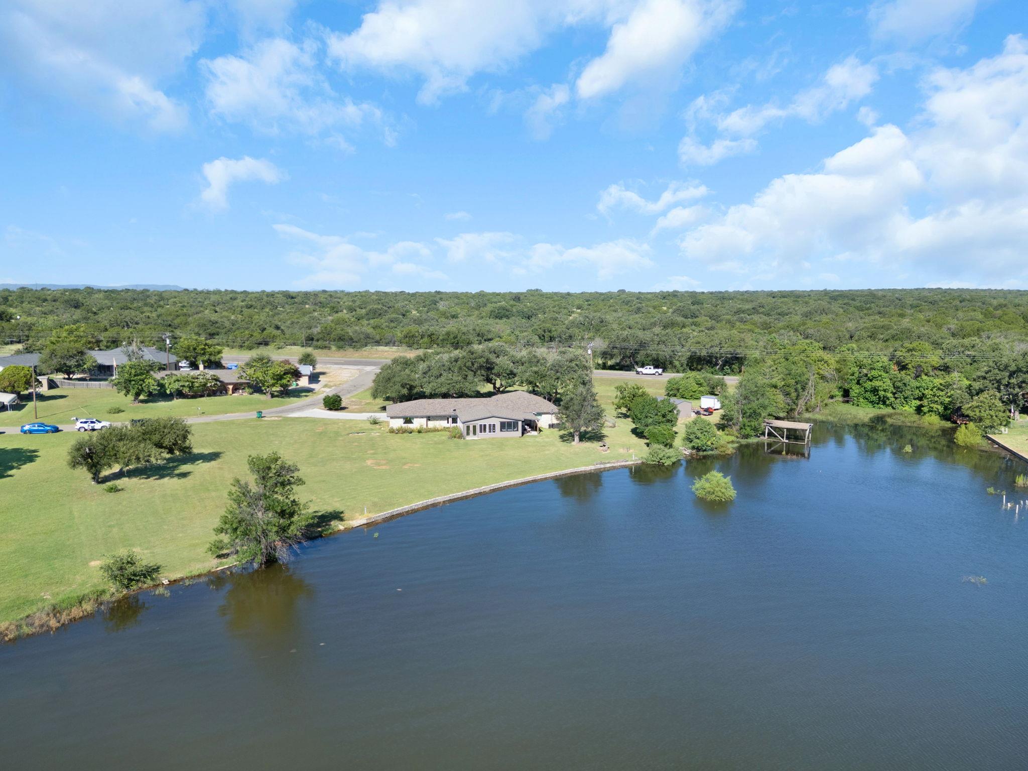 208 Iris Ln, Buchanan Dam, TX 78609