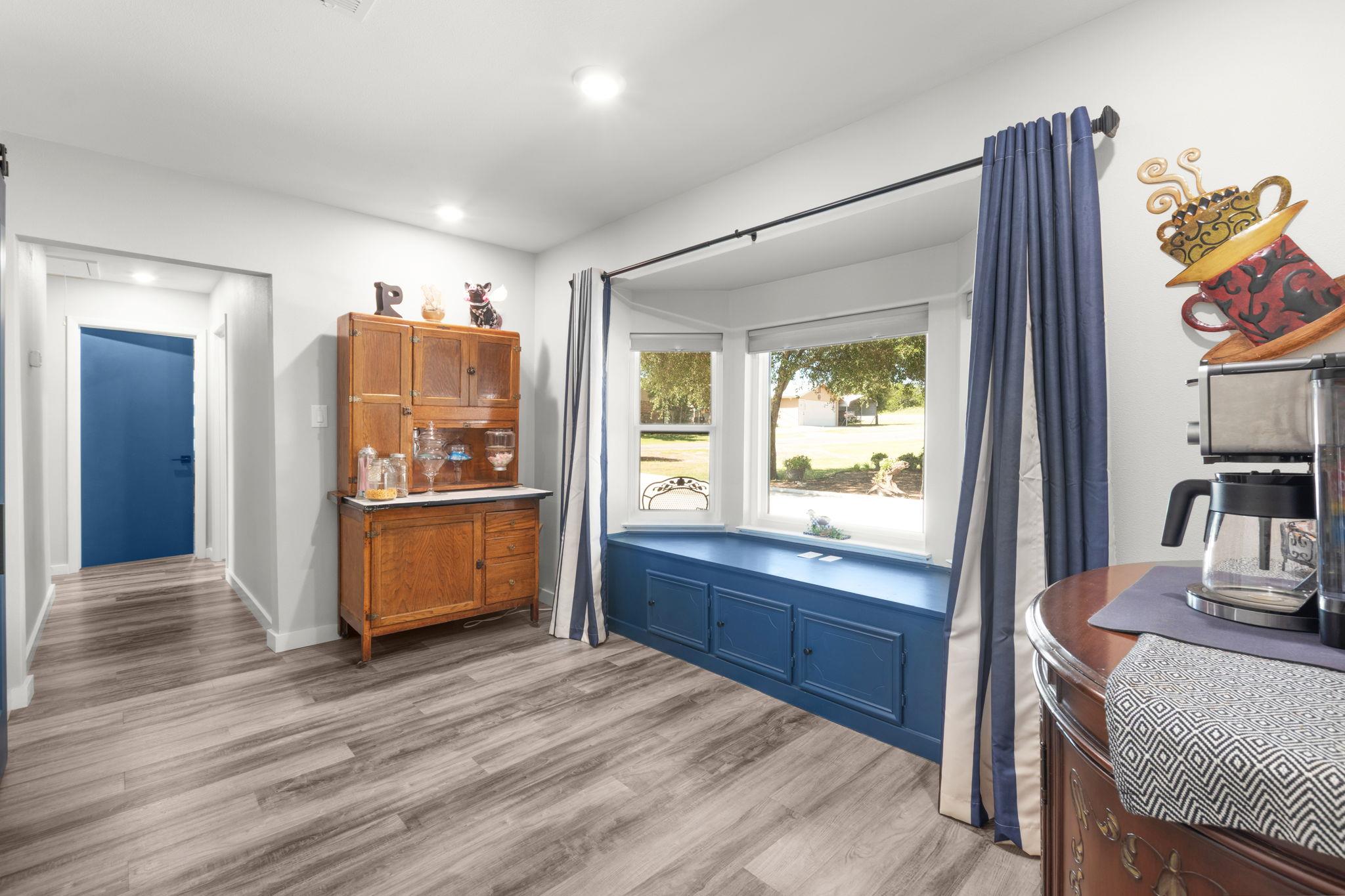 208 Iris Ln, Buchanan Dam, TX 78609