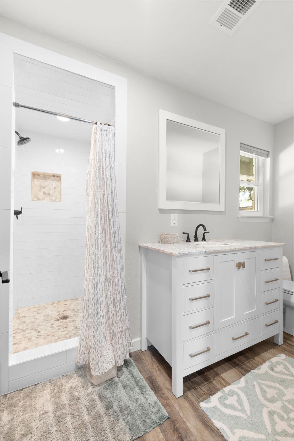 208 Iris Ln, Buchanan Dam, TX 78609