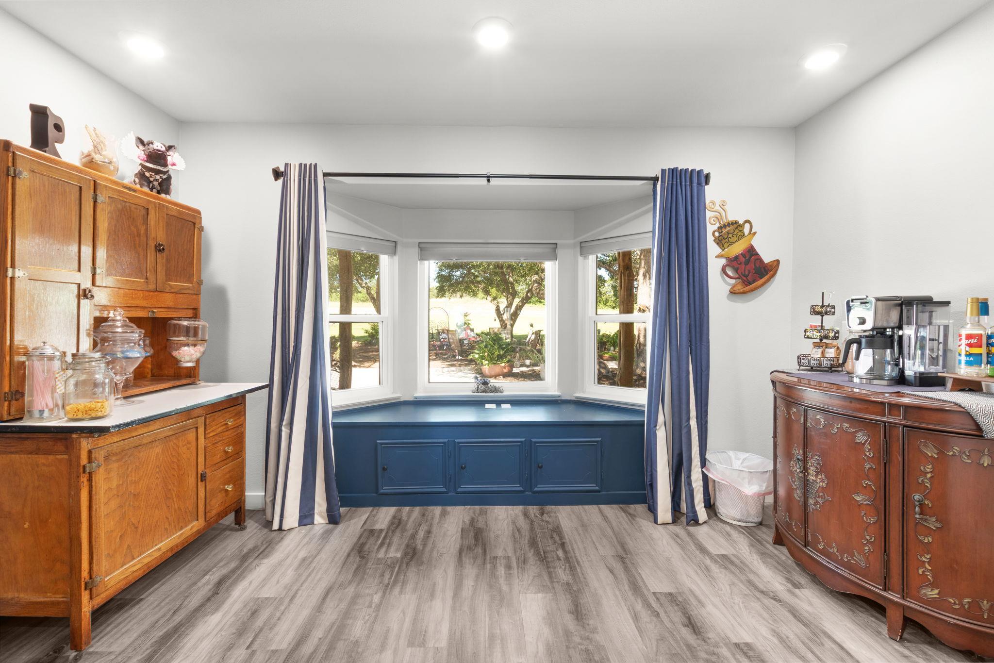 208 Iris Ln, Buchanan Dam, TX 78609