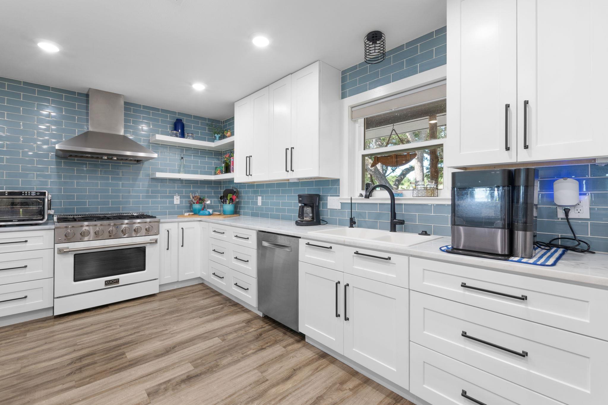 208 Iris Ln, Buchanan Dam, TX 78609