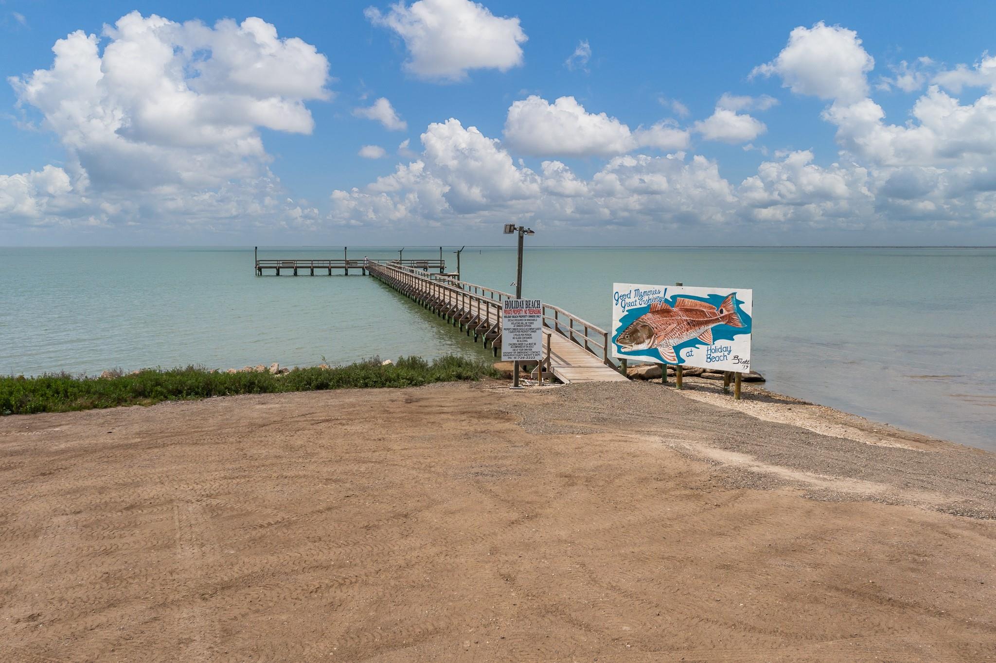 248 Post Oak Ln, Rockport, TX 78382