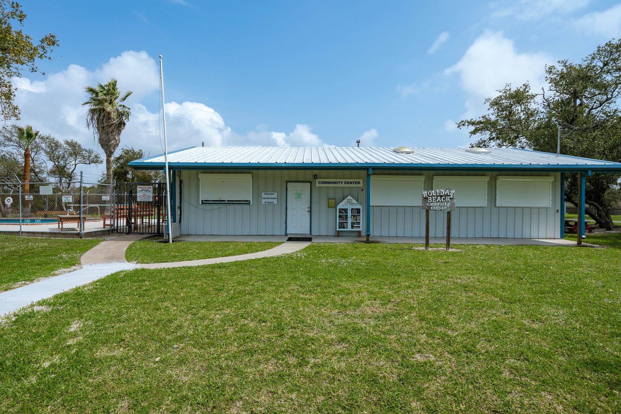 248 Post Oak Ln, Rockport, TX 78382