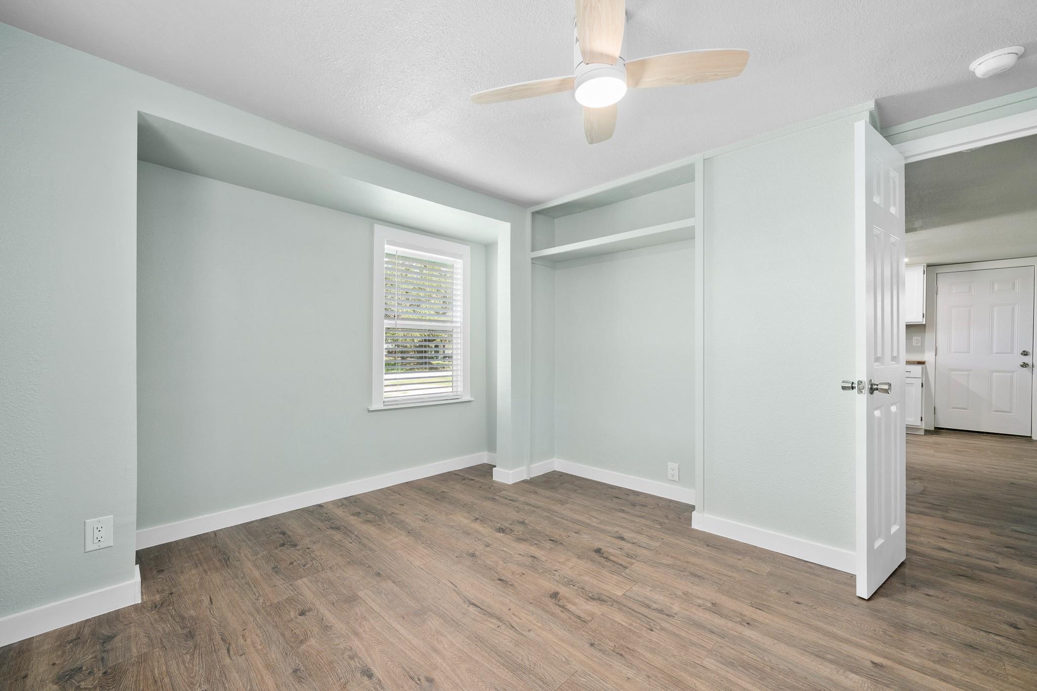 248 Post Oak Ln, Rockport, TX 78382