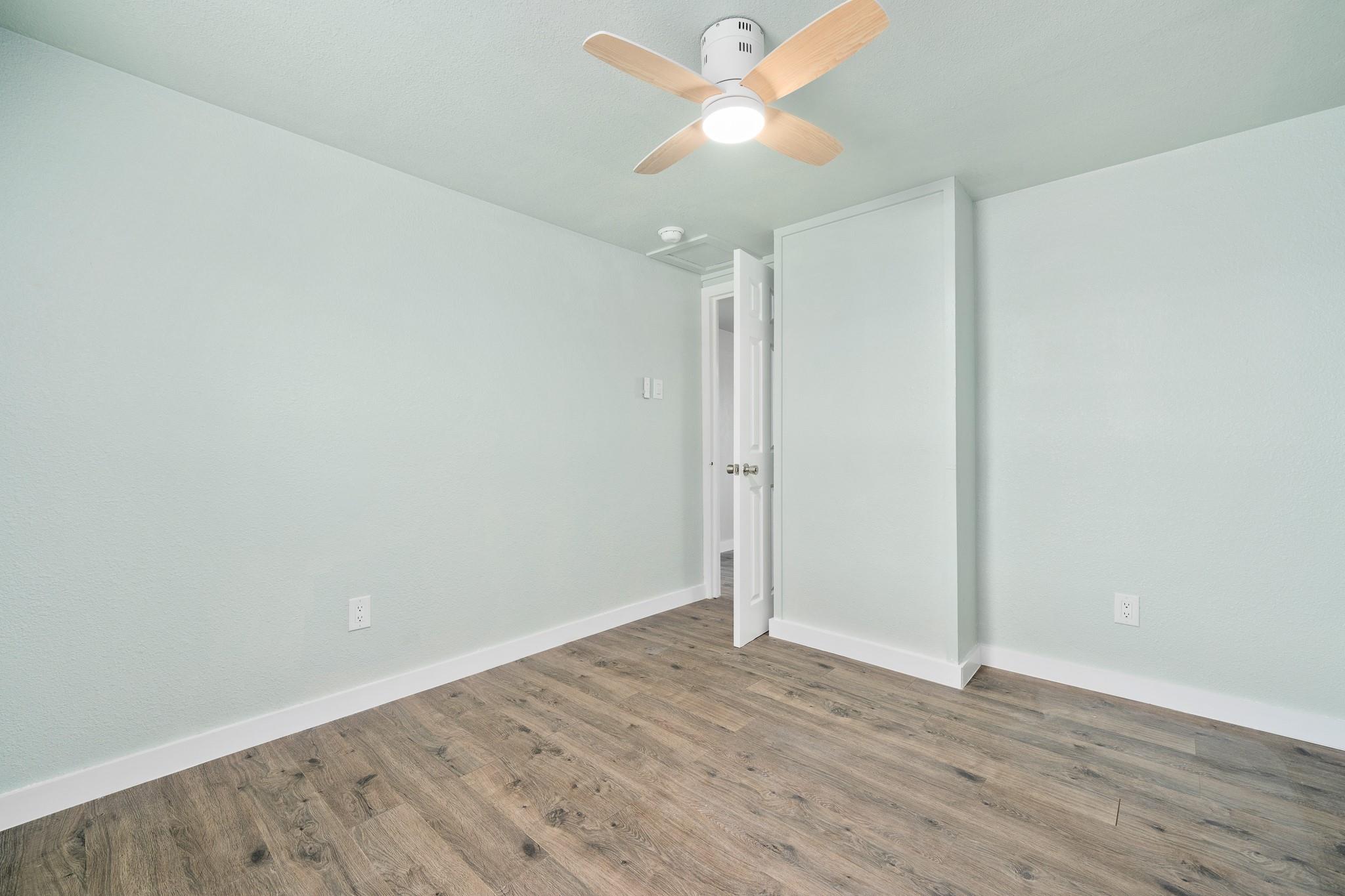 248 Post Oak Ln, Rockport, TX 78382