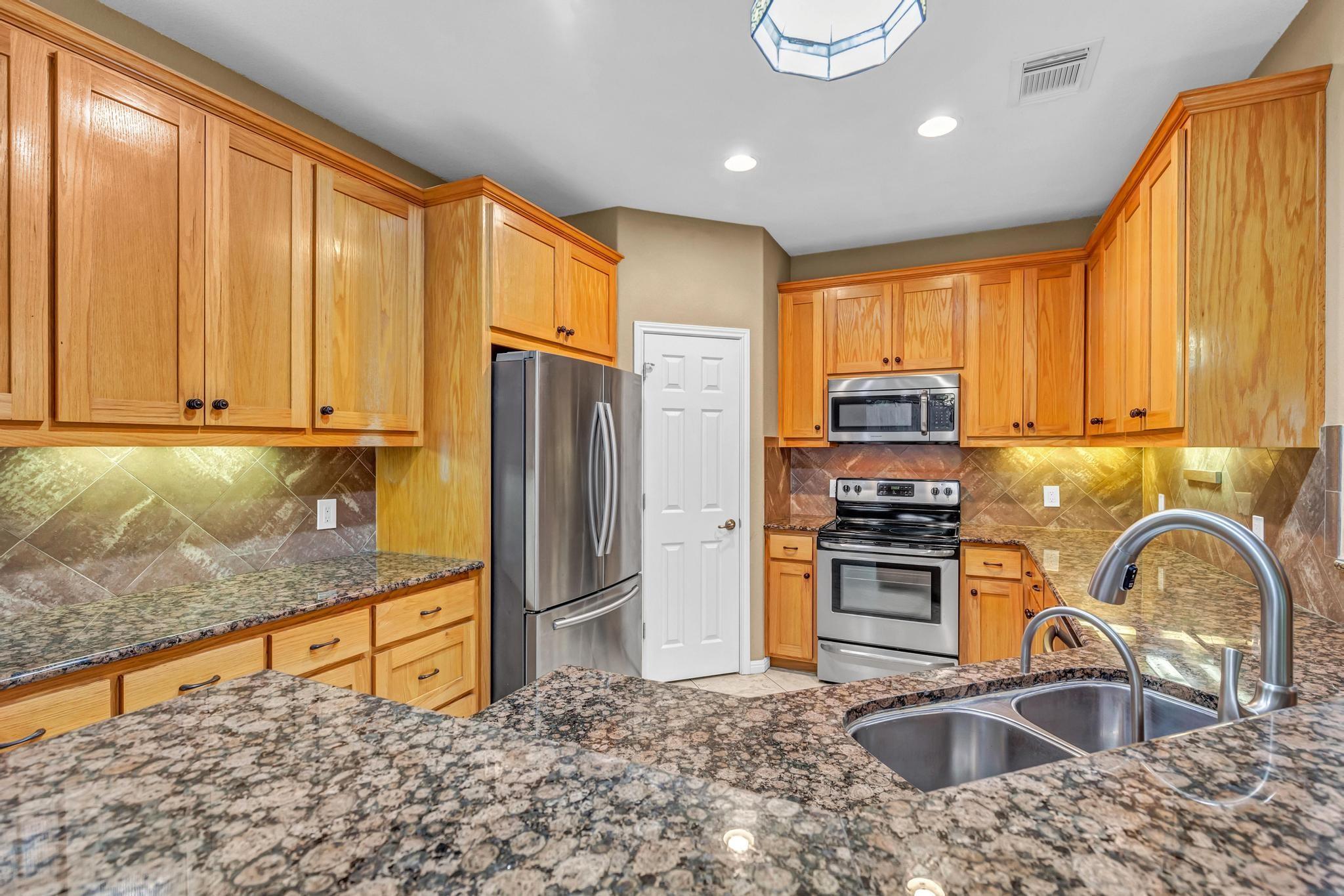 205 Errol Dr, Spicewood, TX 78669
