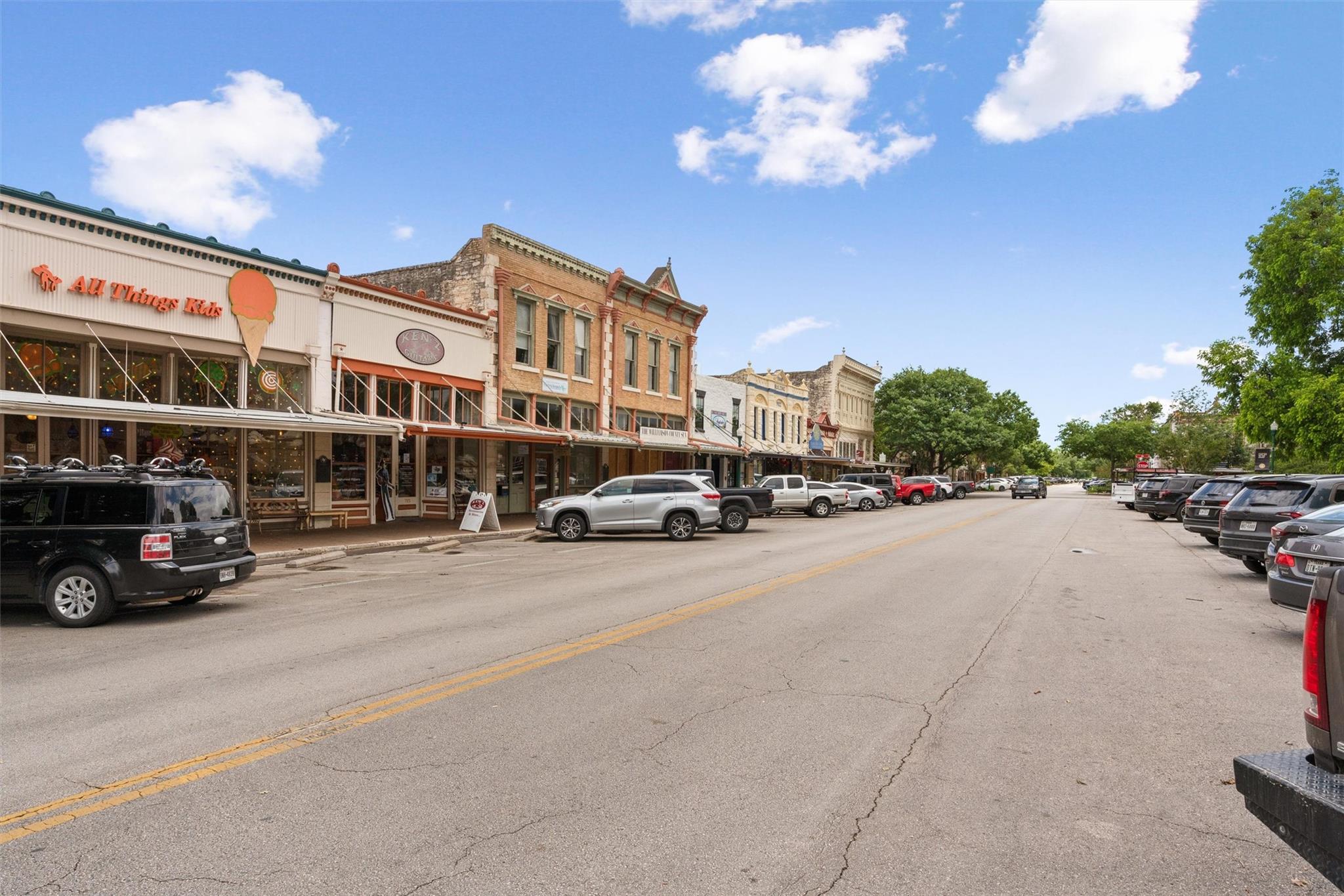 365 County Road 153, Georgetown, TX 78626