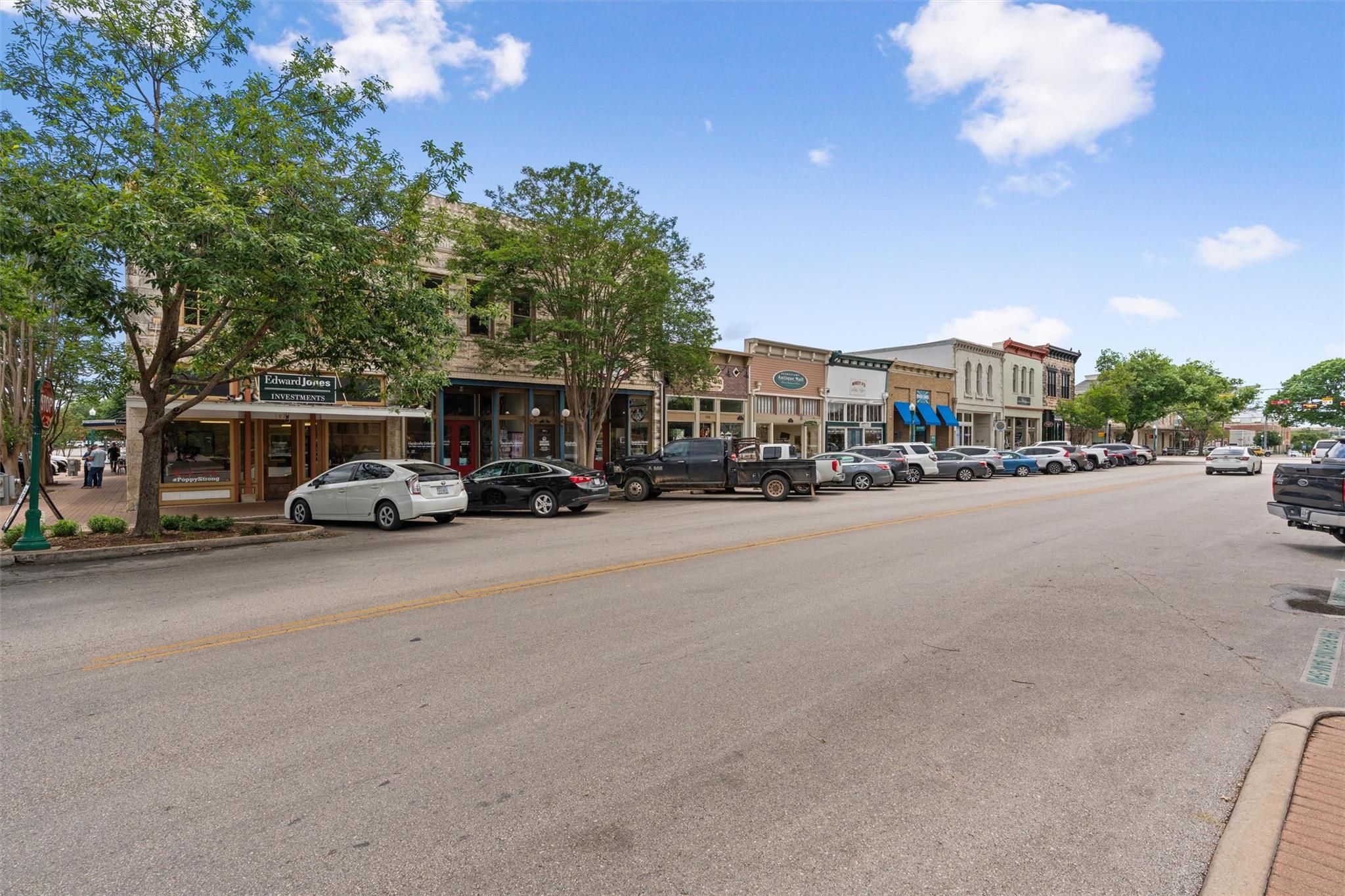 365 County Road 153, Georgetown, TX 78626