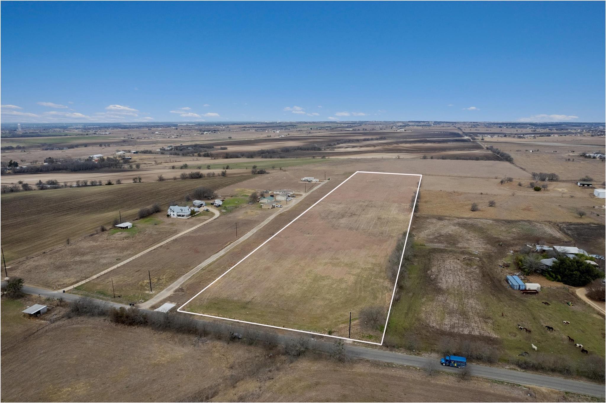 365 County Road 153, Georgetown, TX 78626