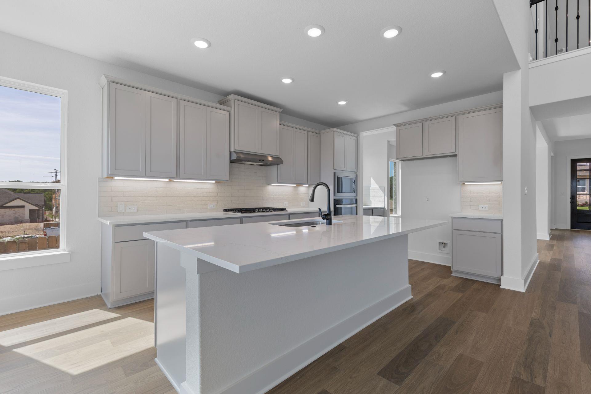 204 Smoke Signal Ct, Liberty Hill, TX 78642