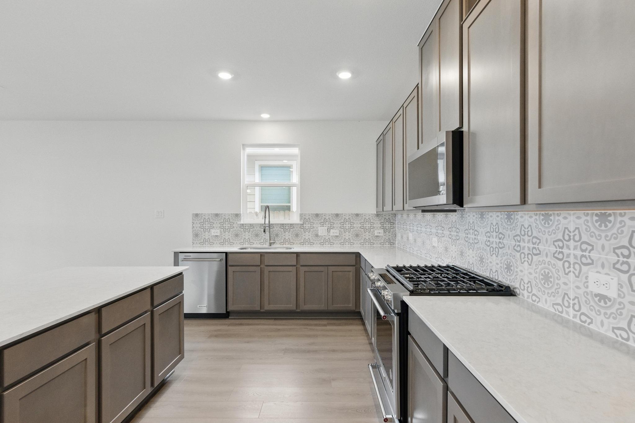 1705 Garlock Dr, Leander, TX 78641