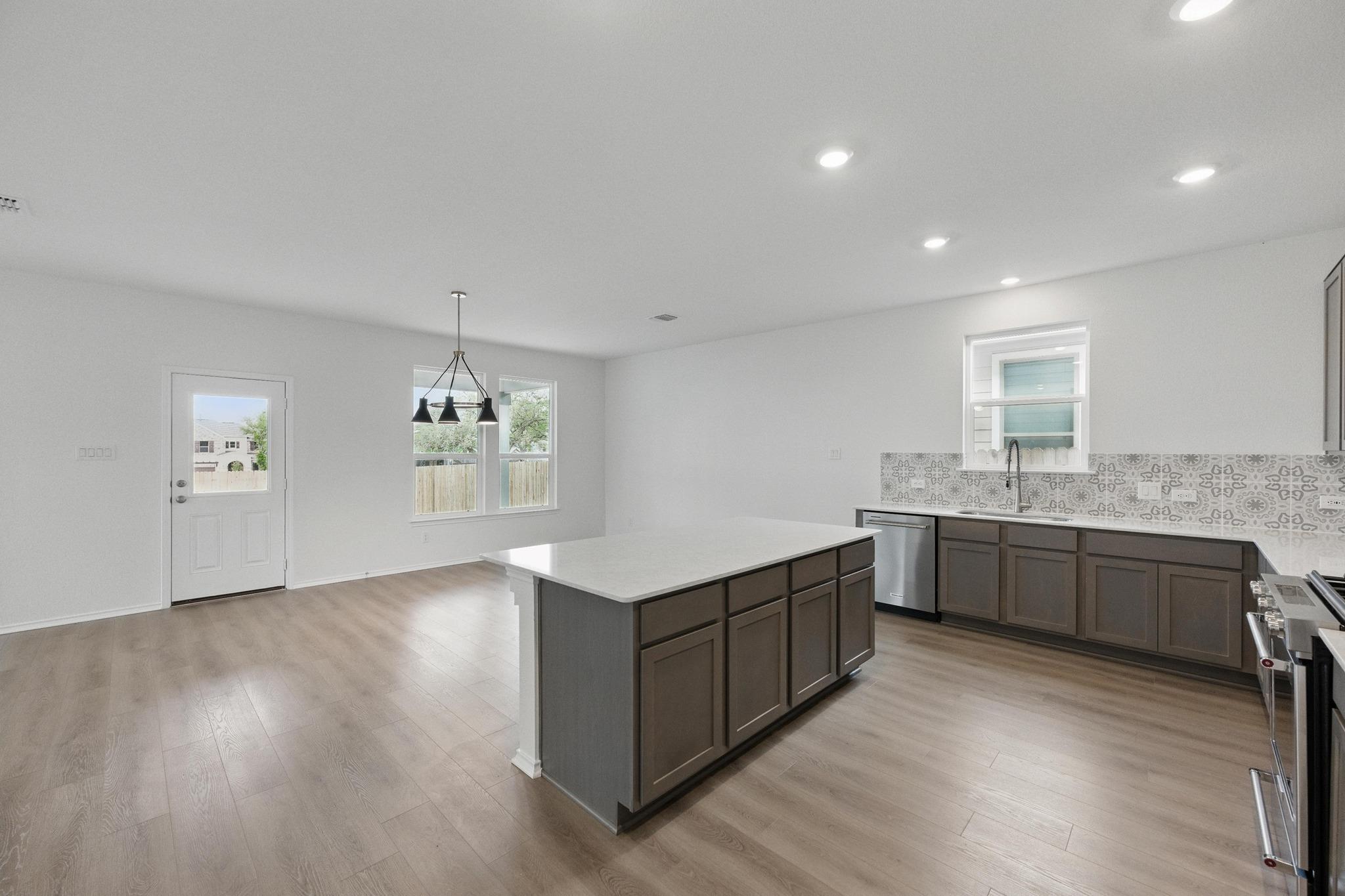 1705 Garlock Dr, Leander, TX 78641
