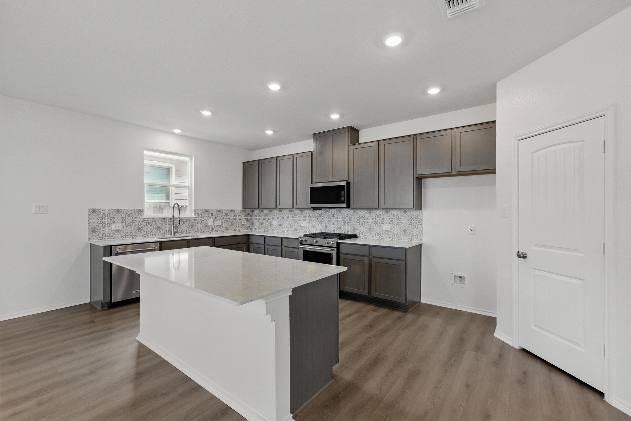 1705 Garlock Dr, Leander, TX 78641