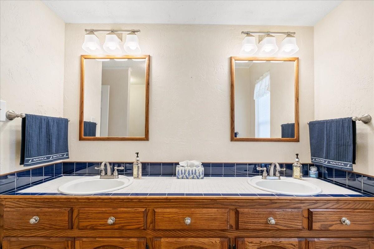 20 Saddle Rock Rdg, Wimberley, TX 78676