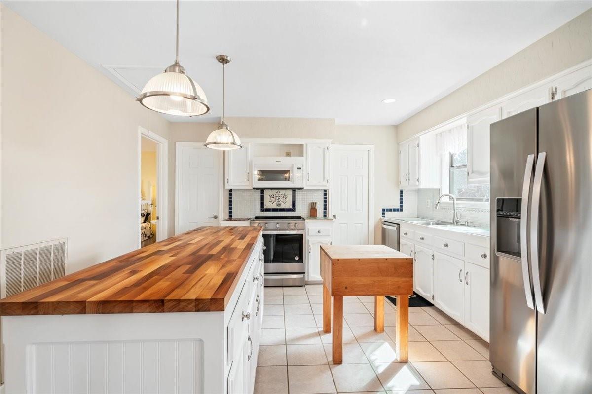 20 Saddle Rock Rdg, Wimberley, TX 78676