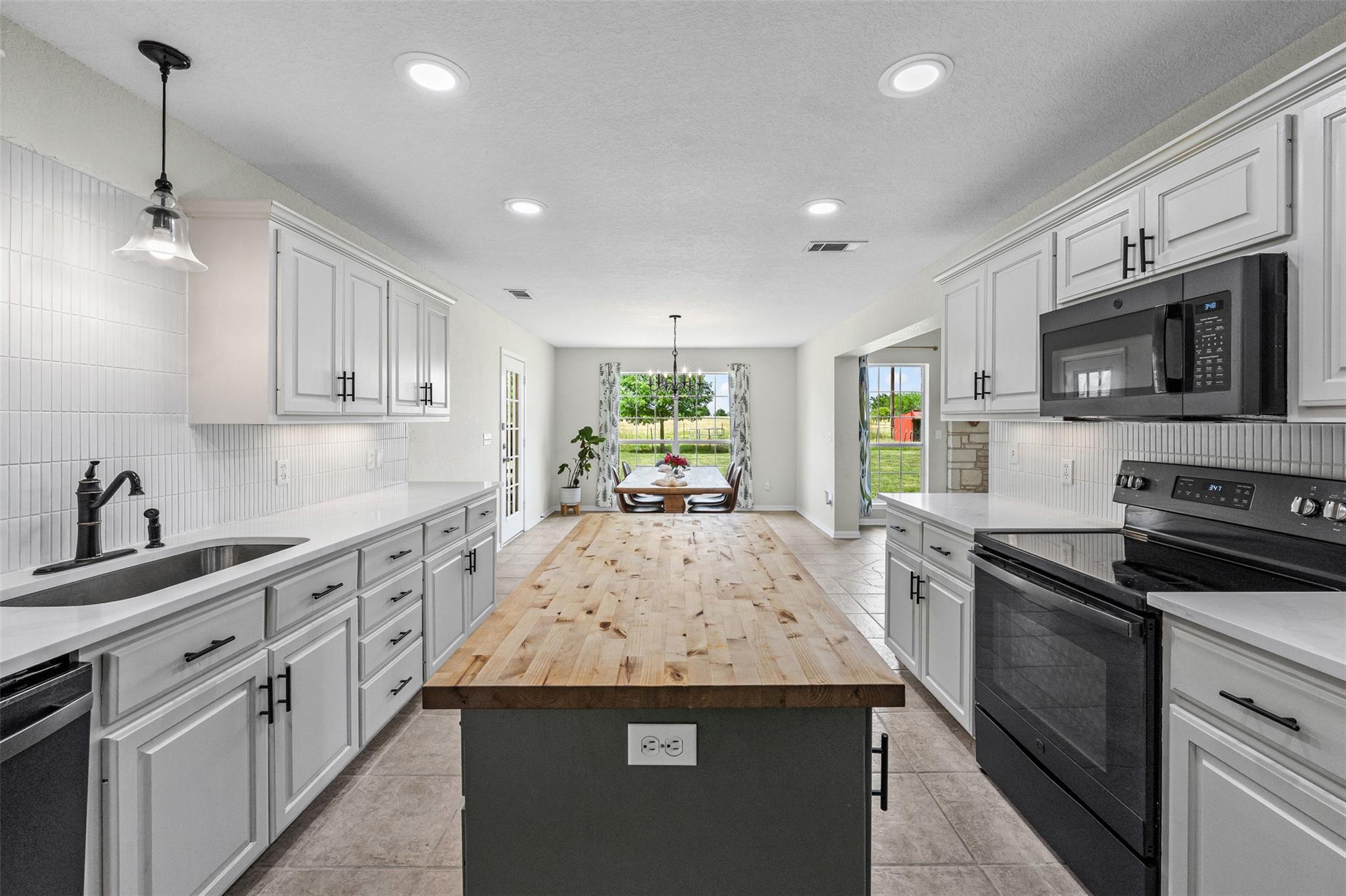 3000 W Amity Rd, Salado, TX 76571