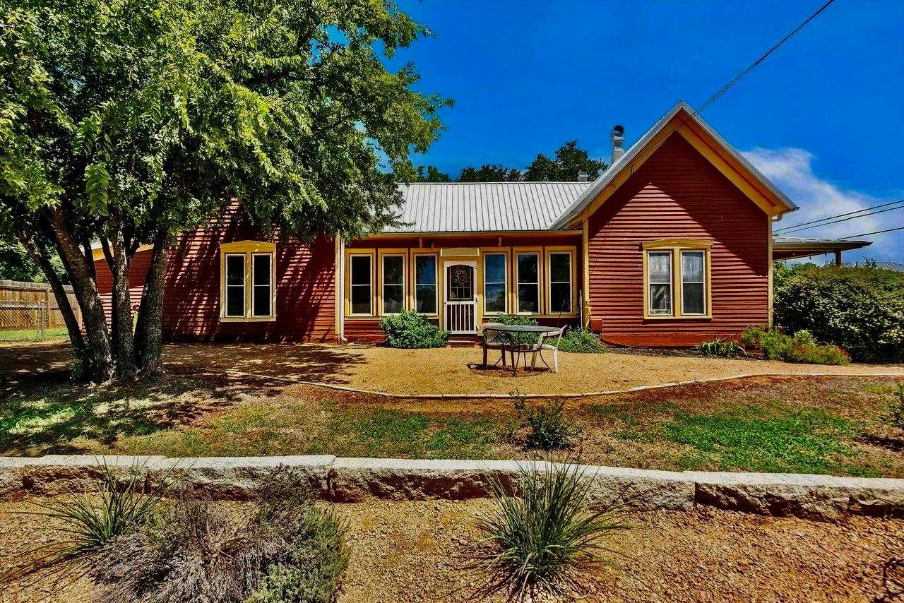 1307 WRIGHT St, Llano, TX 78643